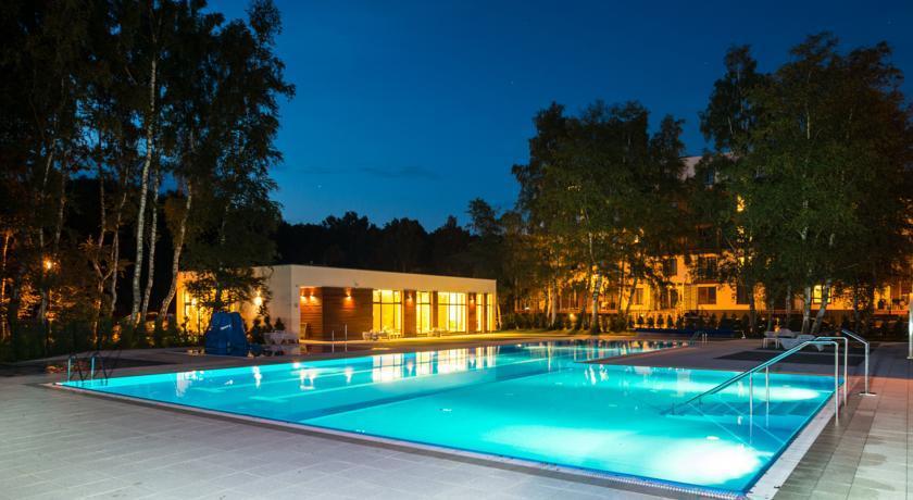 Apartament Z Basenem 코워브제크 외부 사진